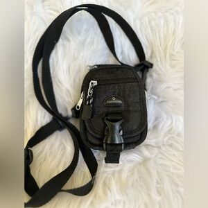 EUC Samsonite Black‎ Belt Bag with Adjustable Strap and Multiple Compartments